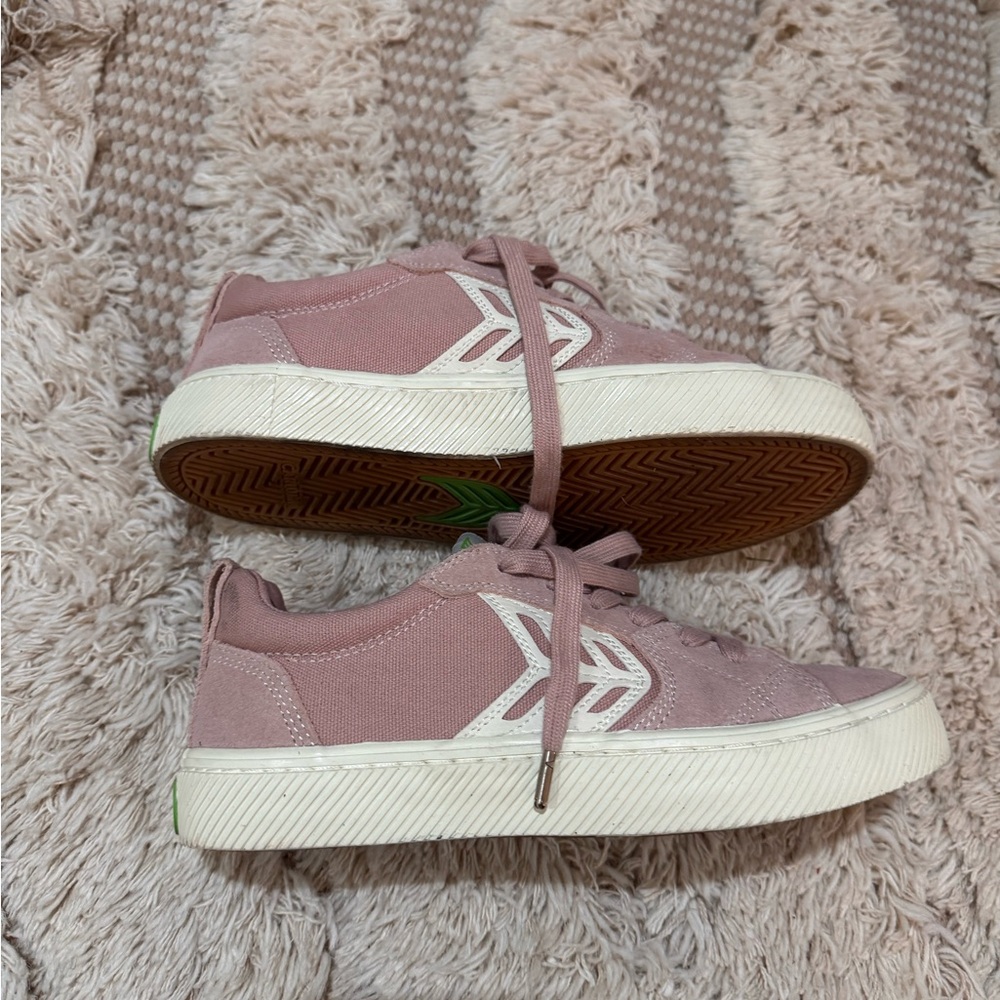 Cariuma Catiba Pro skate Pink Suede Sneakers Size 6